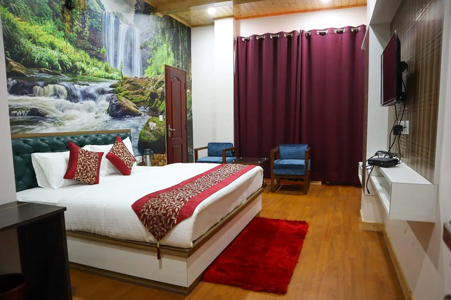 Sleeping Buddha View L Best Hotel In Near Mall Road Šimla 0*,  Indie