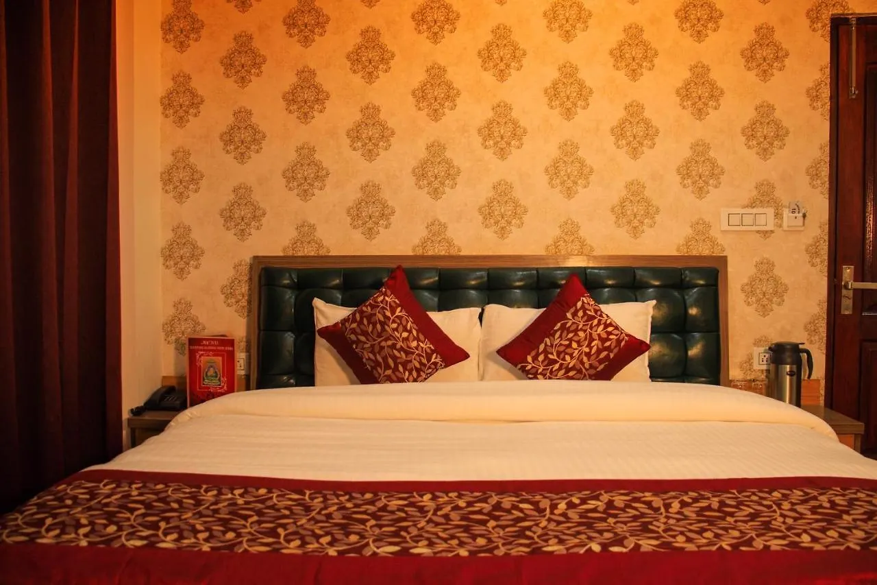 Bed & Breakfast Sleeping Buddha View L Best Hotel In Near Mall Road Shimla