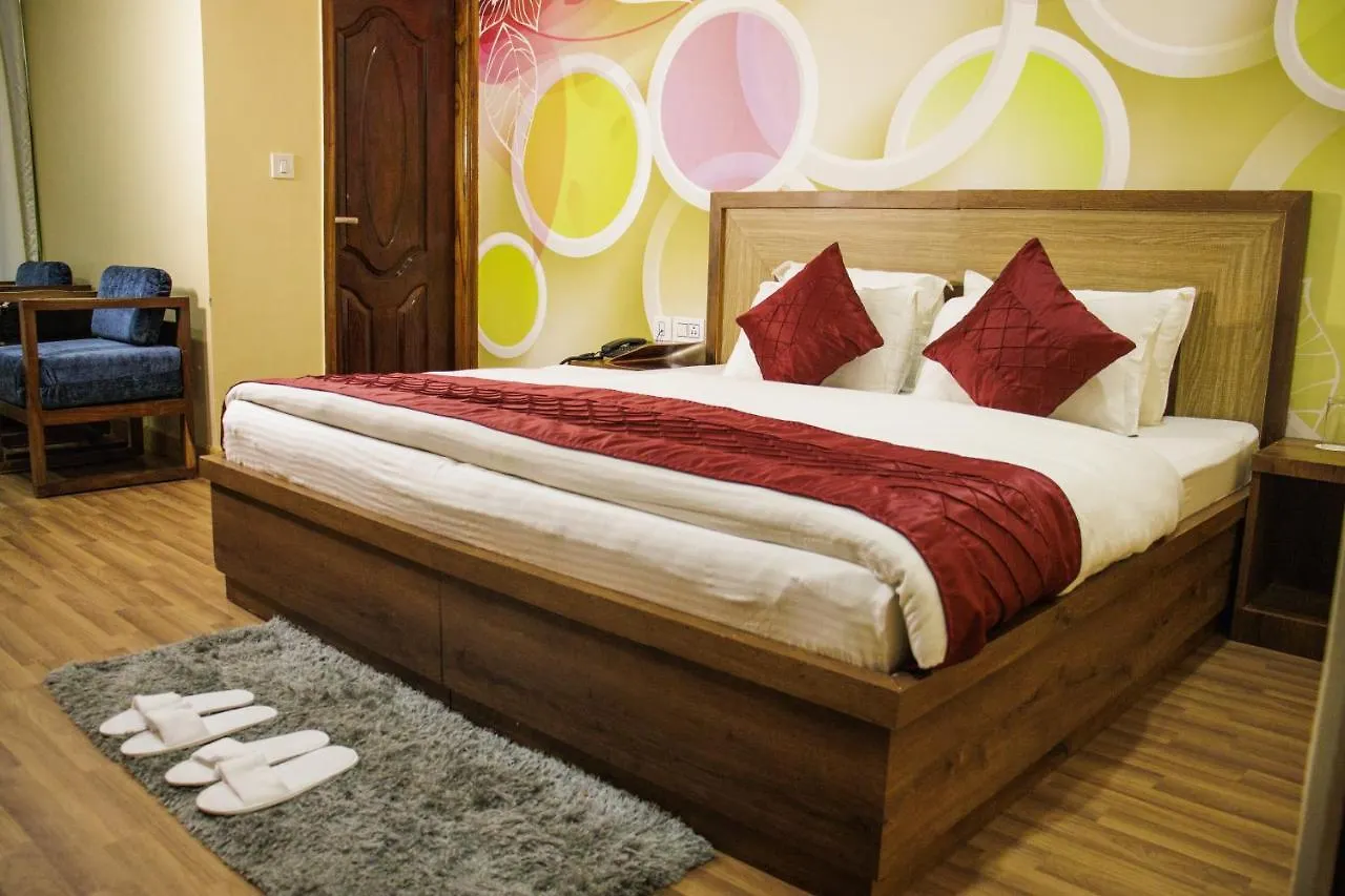 Sleeping Buddha View L Best Hotel In Near Mall Road Shimla Bed & Breakfast
